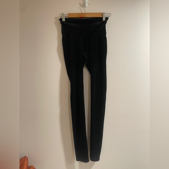 SPANX Velvet Leggings Very Black Size Small - Picture 2 of 4